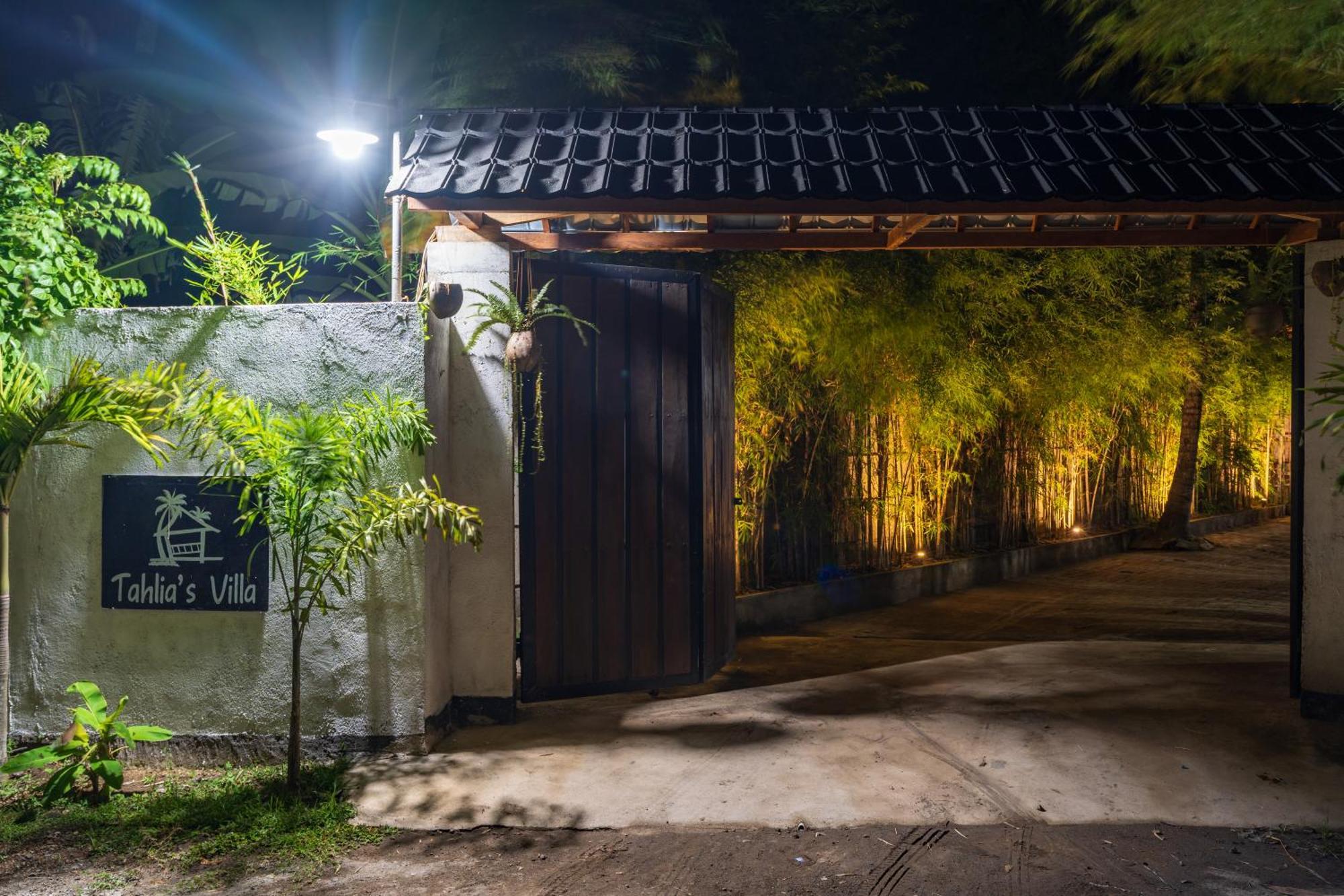 Tahlia'S Villa Sorongjukung エクステリア 写真