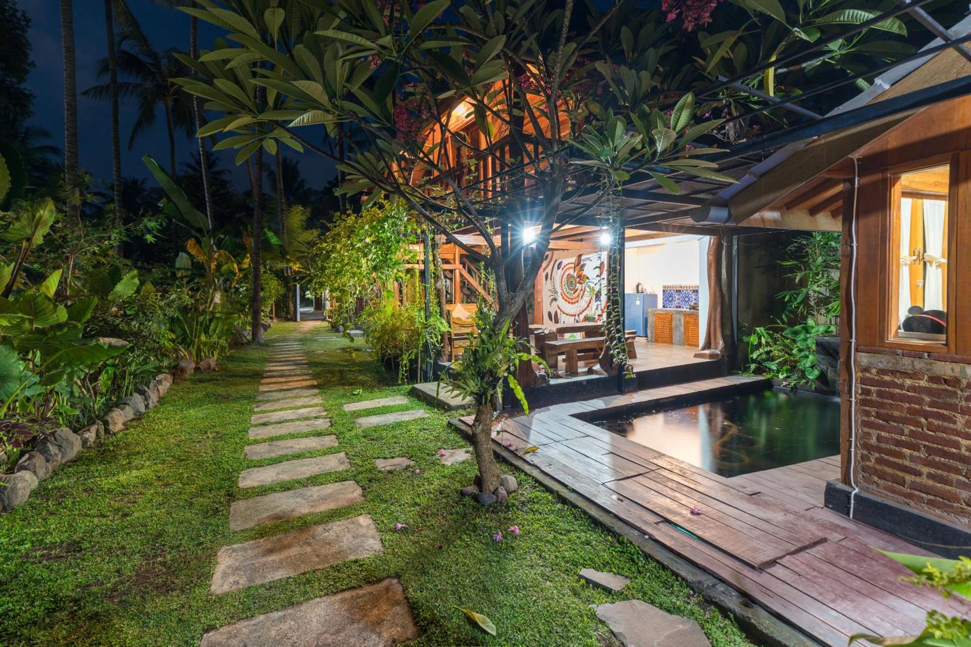 Tahlia'S Villa Sorongjukung エクステリア 写真
