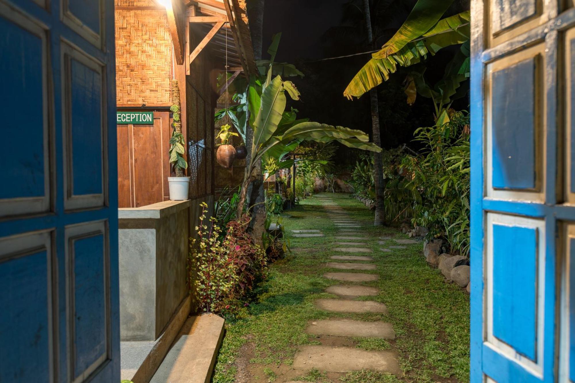 Tahlia'S Villa Sorongjukung エクステリア 写真