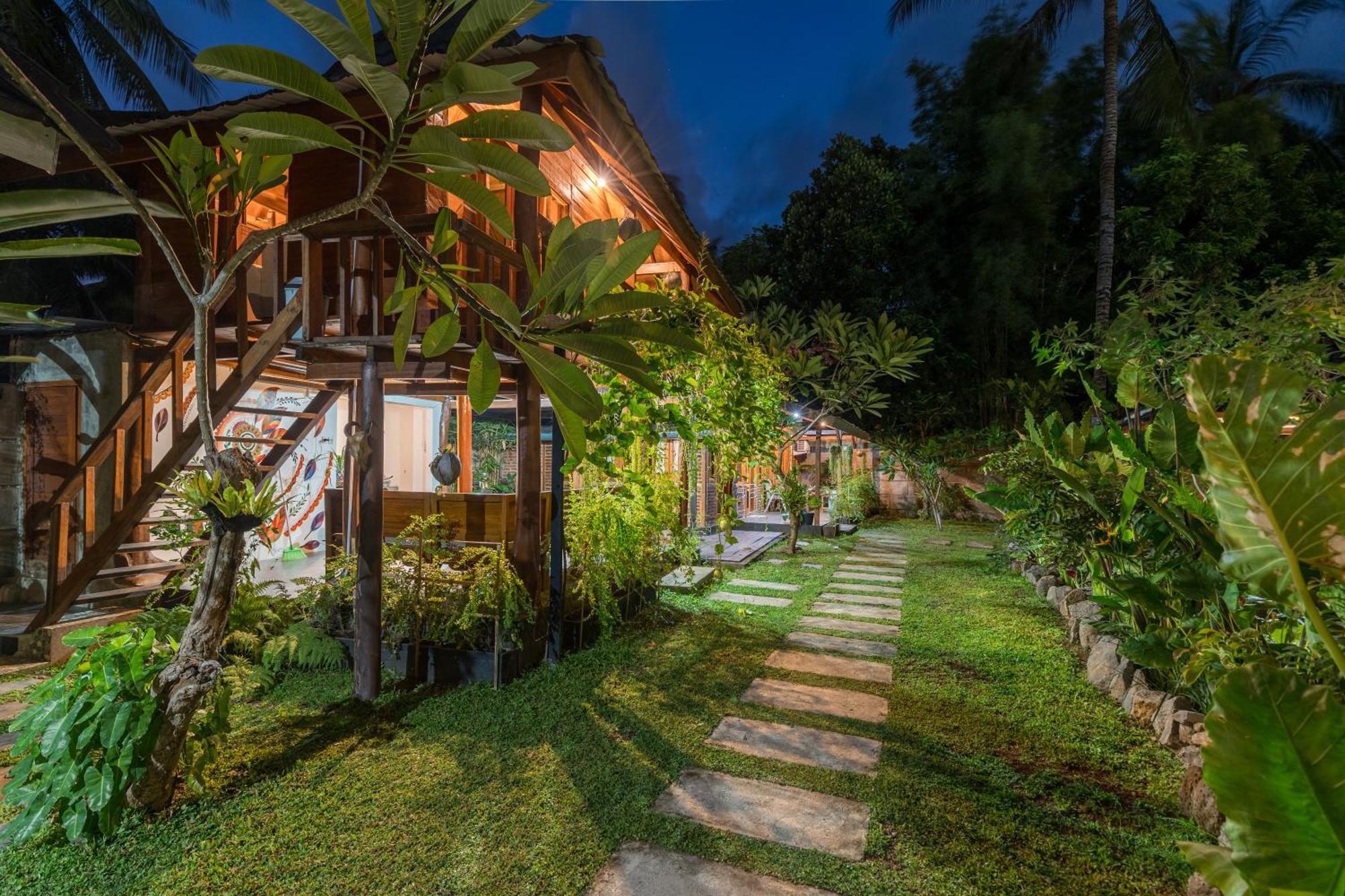 Tahlia'S Villa Sorongjukung エクステリア 写真