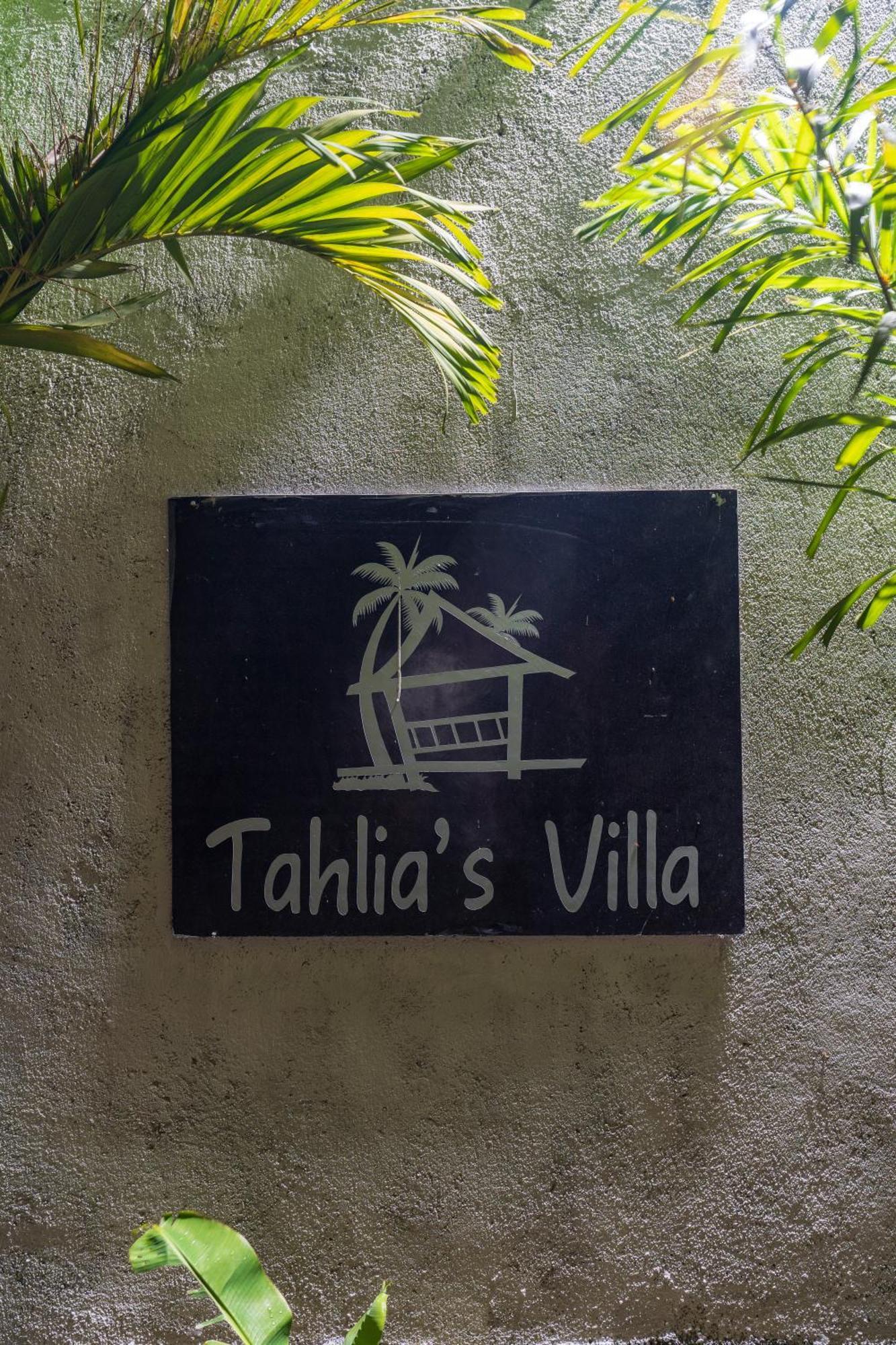 Tahlia'S Villa Sorongjukung エクステリア 写真